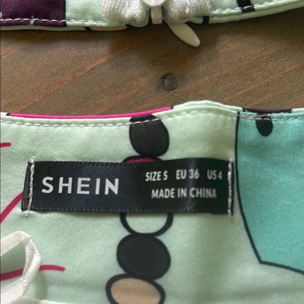 SHEIN Abstract Patterned Two-Piece Set - Picture 2 of 12